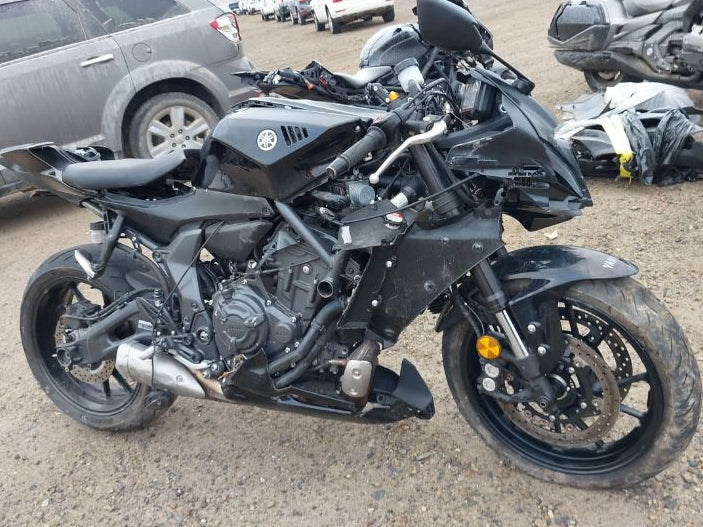 2025 YAMAHA YZFR7