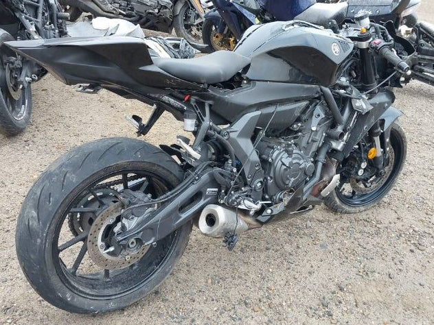 2025 YAMAHA YZFR7
