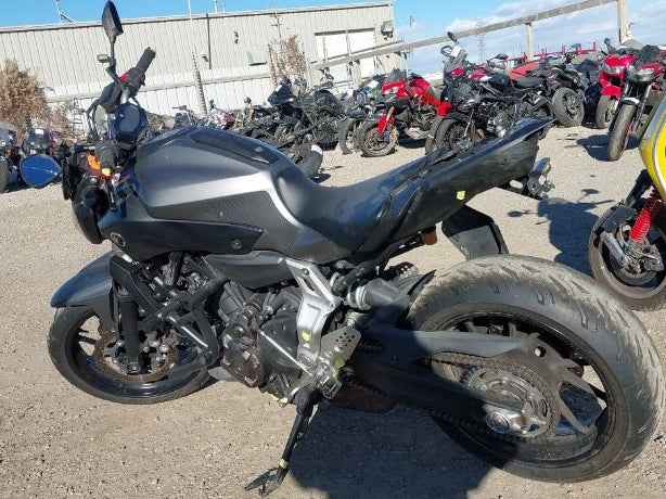 2015 YAMAHA FZ07