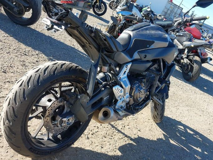 2015 YAMAHA FZ07