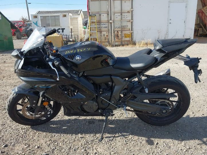 2022 YAMAHA YZFR7