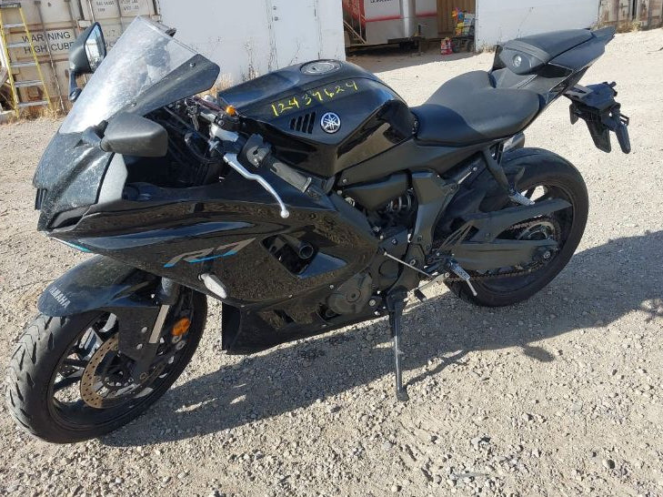 2022 YAMAHA YZFR7