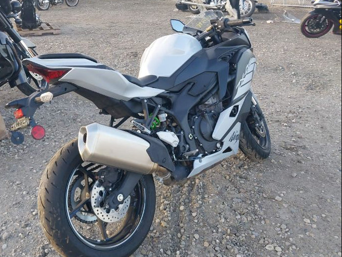 2025 KAWASAKI ZX400 S WHITE