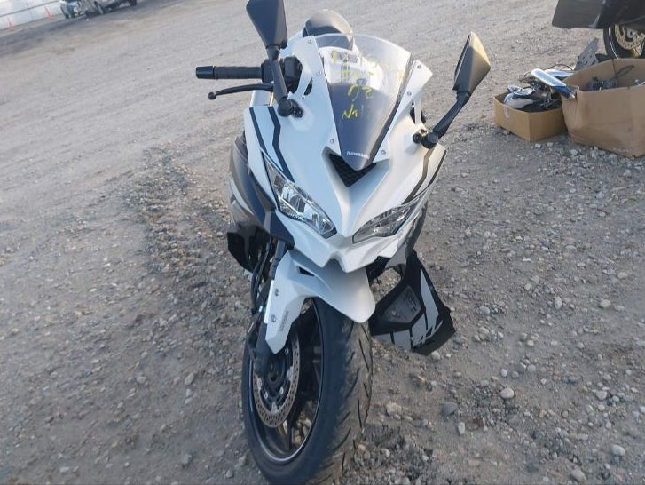 2025 KAWASAKI ZX400 S WHITE