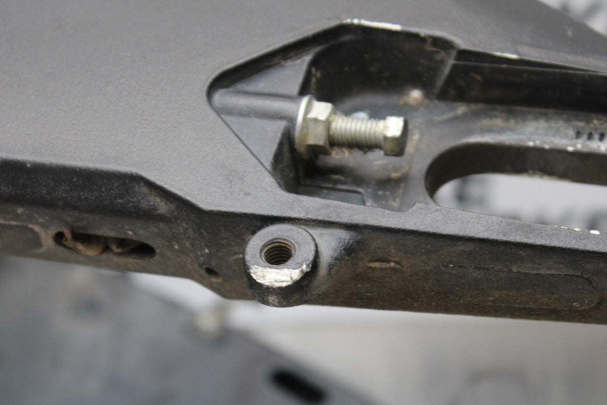 11-22 SUZUKI GSXR 600  REAR SWINGARM BACK SUSPENSION SWING ARM BB193