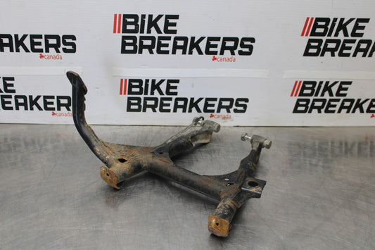 09 KAWASAKI CONCOURS 14 ZG1400B CENTER MAIN STAND BB875