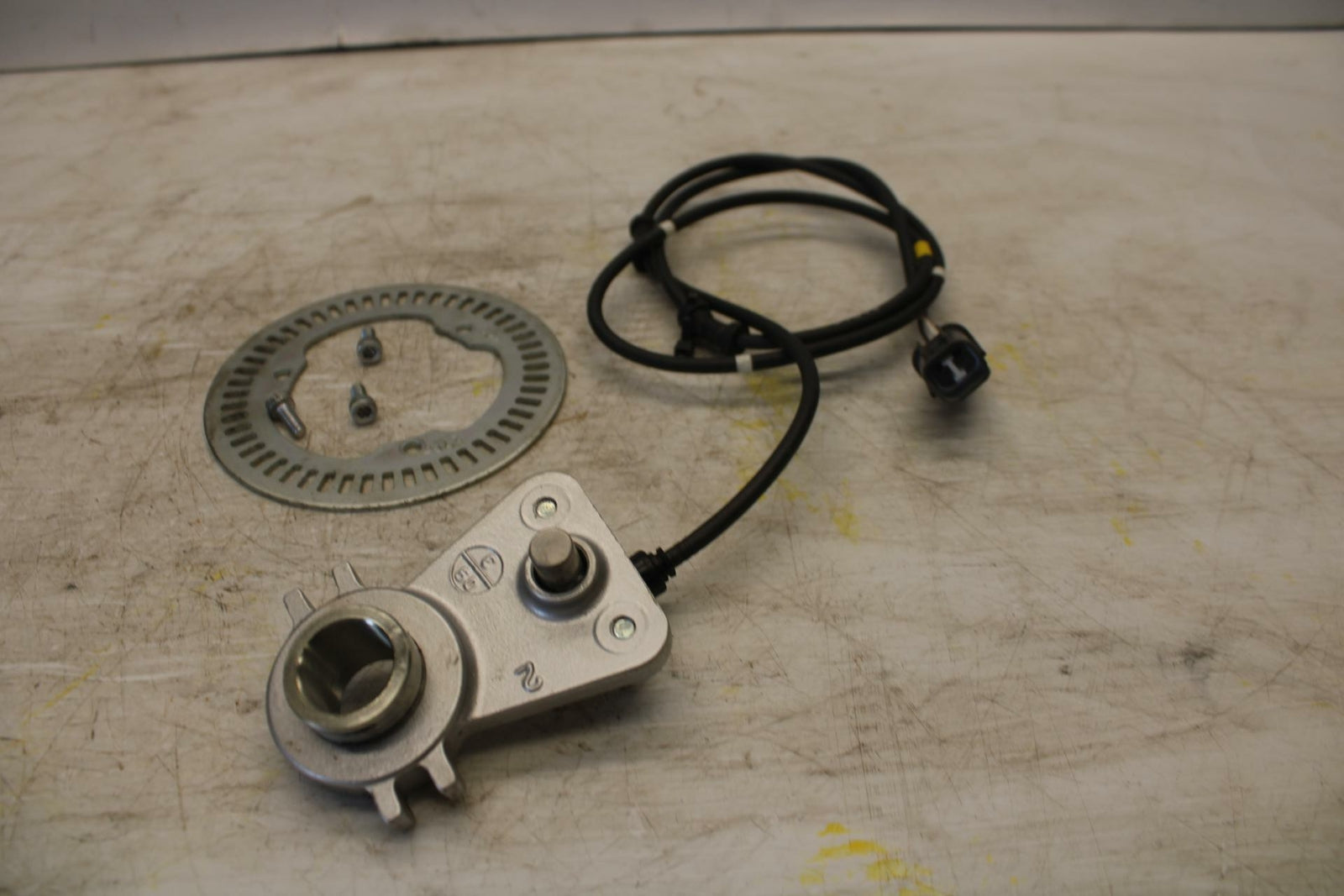 07-12 SUZUKI BANDIT 650F FRONT WHEEL ABS BRAKE RING SENSOR BB280