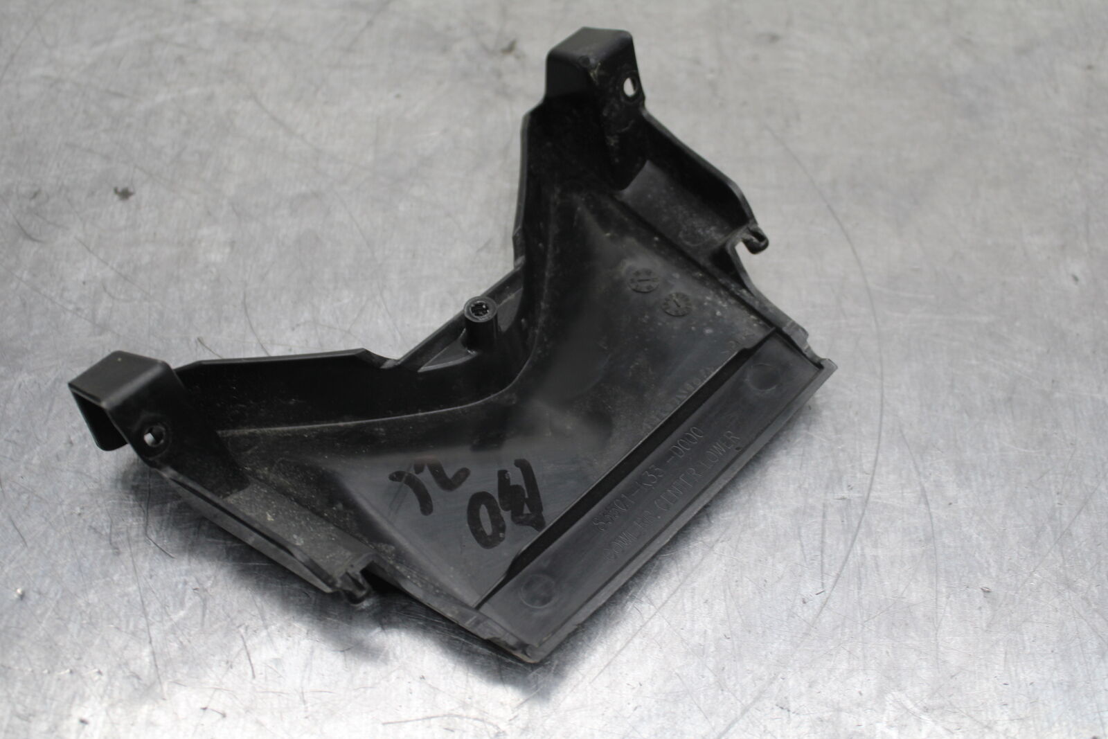 15-16 HONDA CB300F CENTER REAR BACK TAIL FAIRING COVER TRIM COWL BB740