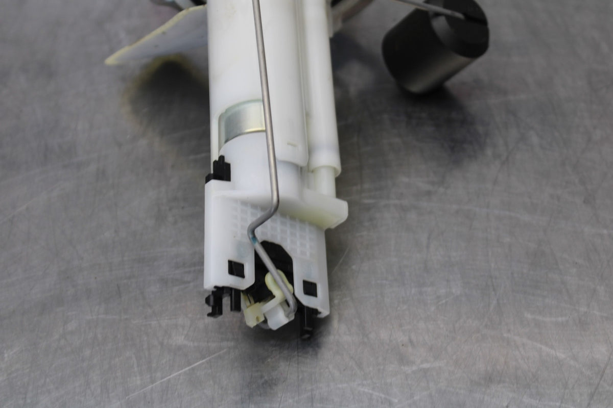 17-22 KTM 390 DUKE FUEL PUMP GAS PETROL SENDER UNIT BB180