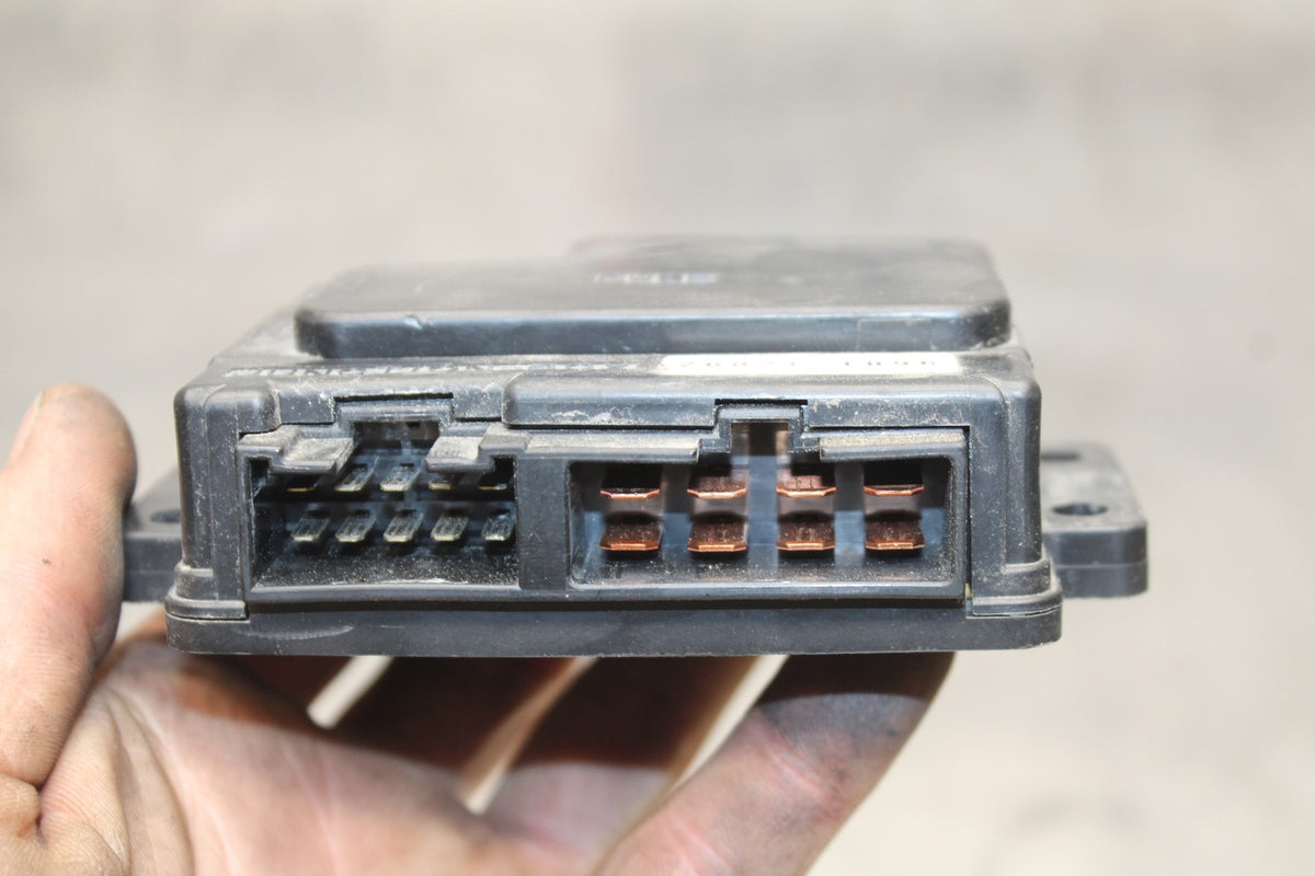 98 KAWASAKI NINJA ZX6 RELAY ASSEMBLY FUSE BOX BB870