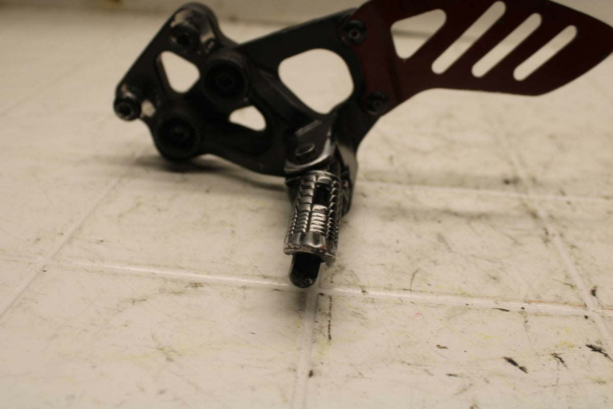 06-07 SUZUKI GSXR600 LEFT REARSET REAR SET DRIVER FOOT PEG BRACKET MOUNT BB15