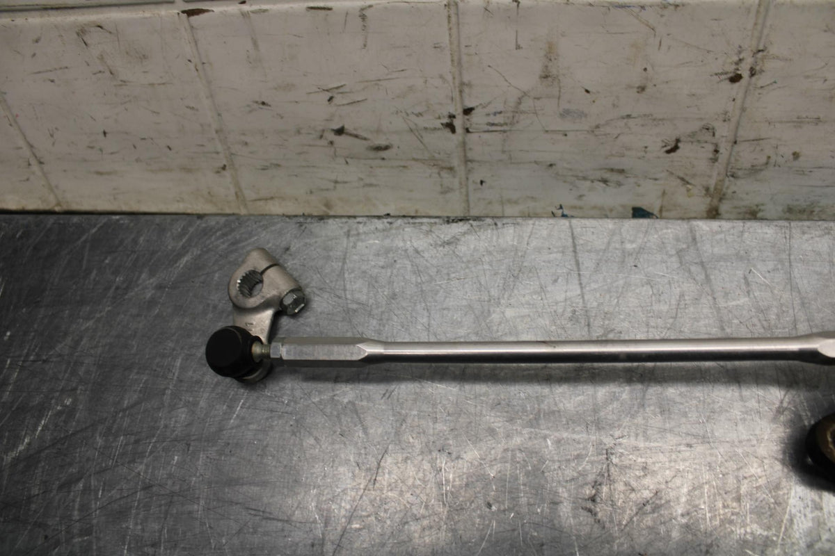 11-22 SUZUKI GSXR 600  SHIFTER LINKAGE SHIFT LINK PEDAL BB485