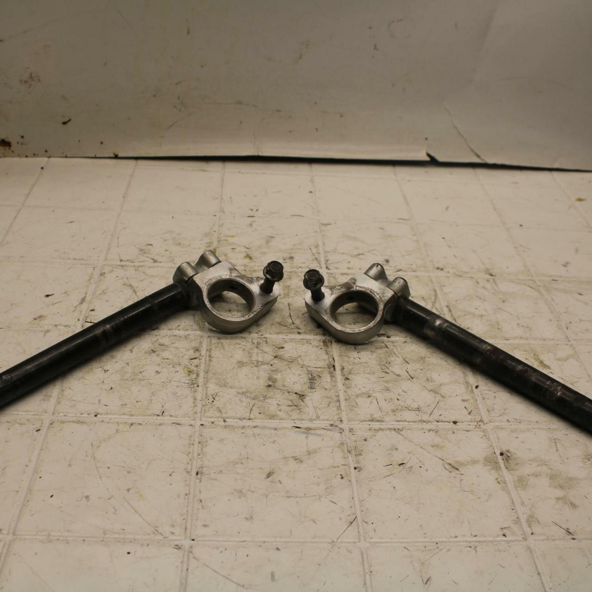93 SUZUKI KATANA 600 GSX600F LEFT RIGHT CLIP ON ONS HANDLEBARS PAIR SET BB400