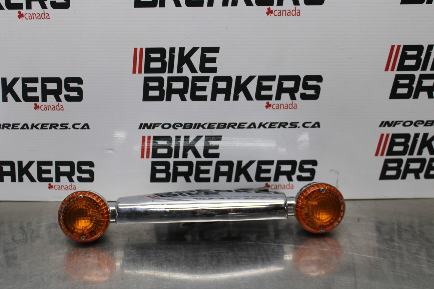 03-08 KAWASAKI VULCAN 1600 REAR BACK TURN SIGNAL BAR MOUNT & LIGHTS BB196