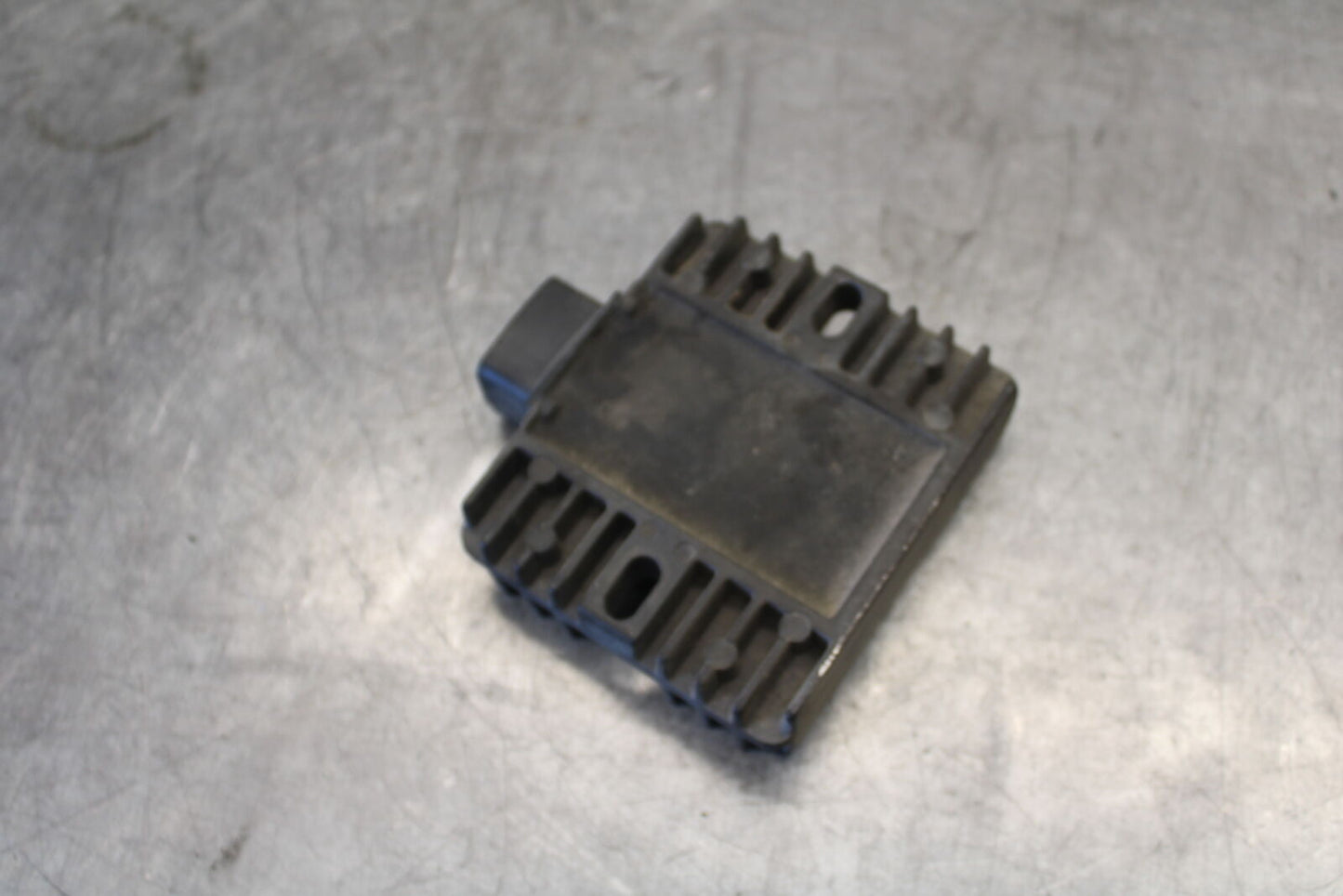 05-06 YAMAHA ROYAL STAR RECTIFIER VOLTAGE REGULATOR BB697