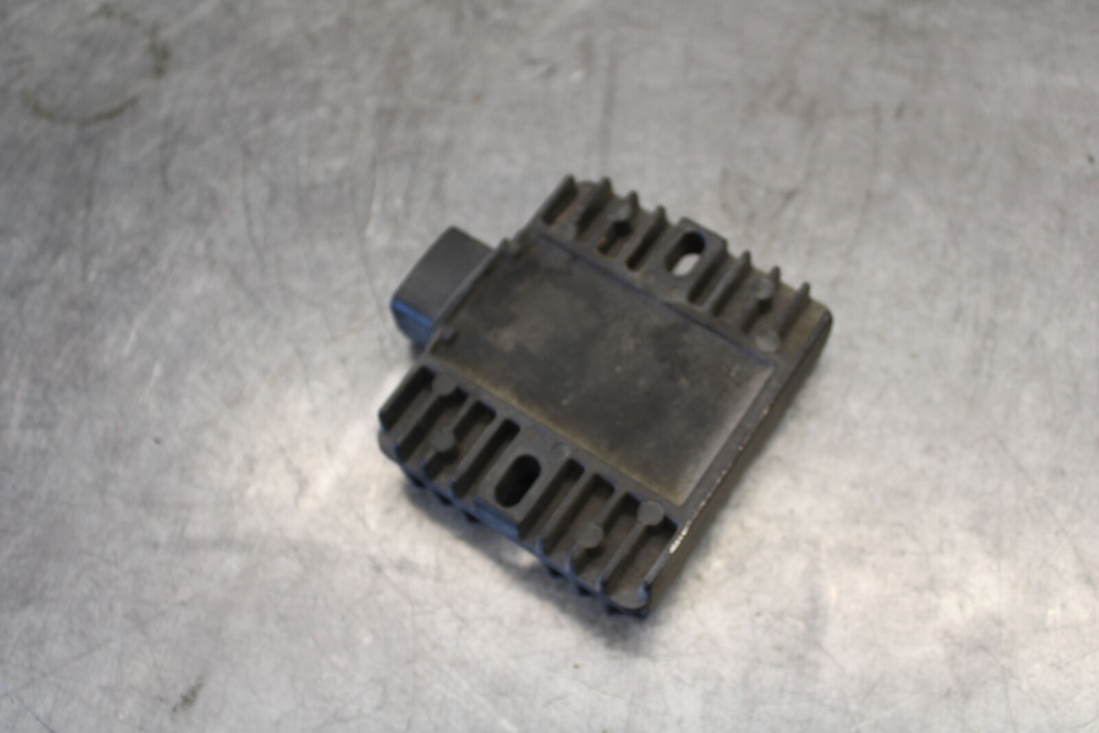 05-06 YAMAHA ROYAL STAR RECTIFIER VOLTAGE REGULATOR BB697