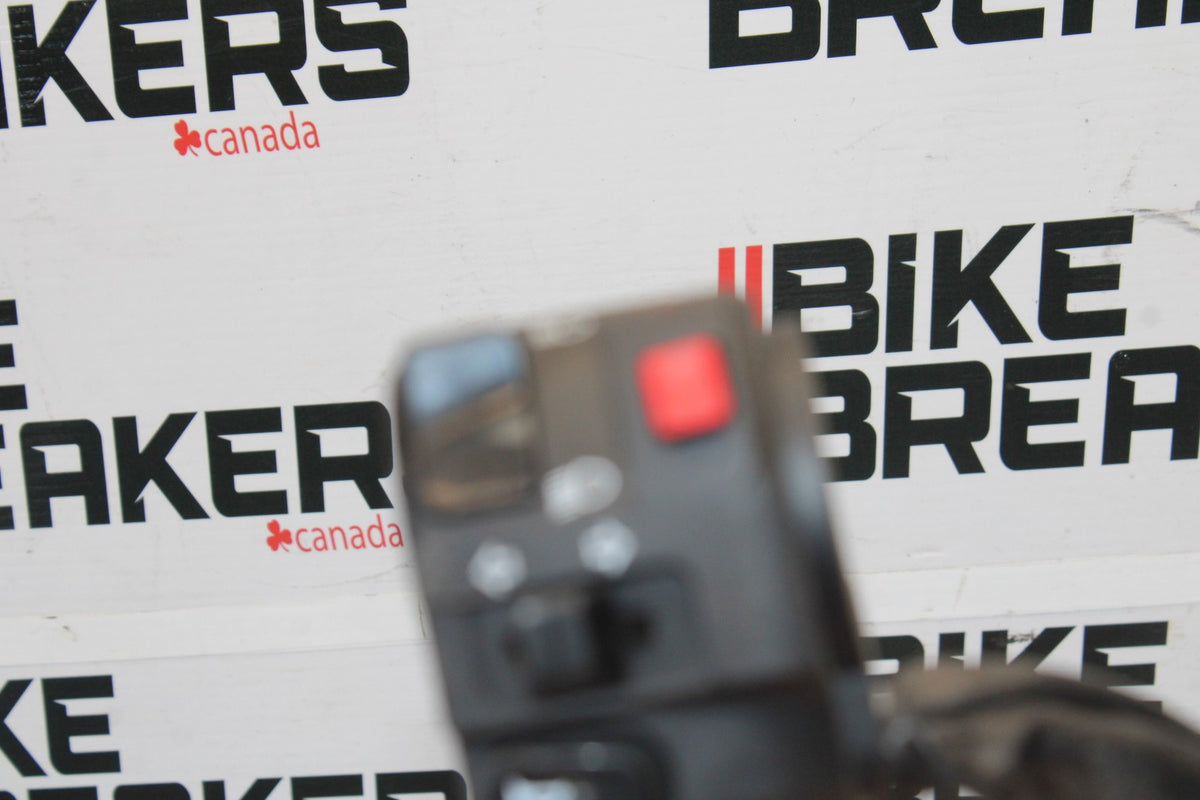 24-25 KAWASAKI NINJA 500 ABS LEFT CLIP ON HANDLE HORN SIGNALS SWITCHES BB899