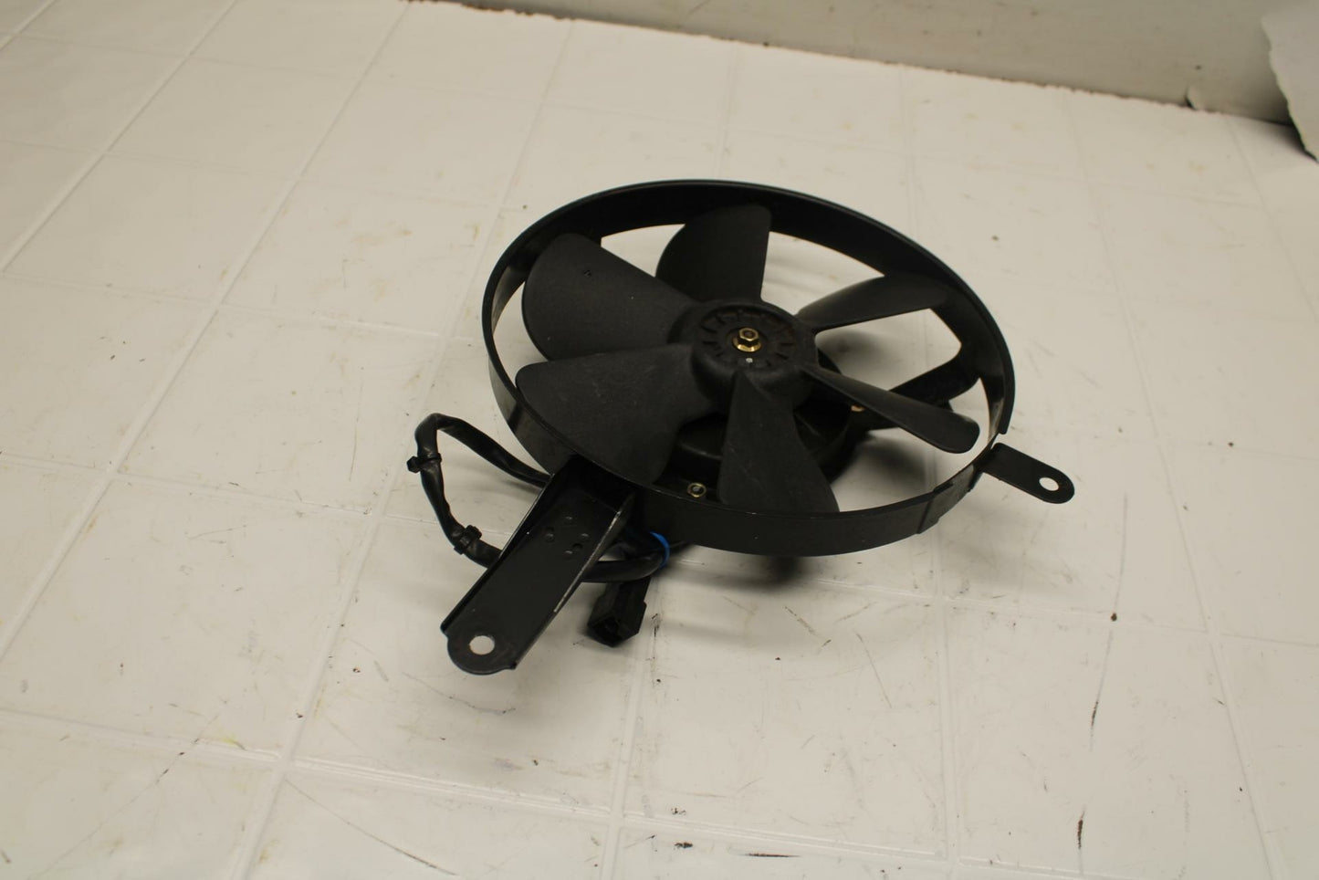 01 YAMAHA YZF R1 ENGINE RADIATOR COOLING FAN BB25