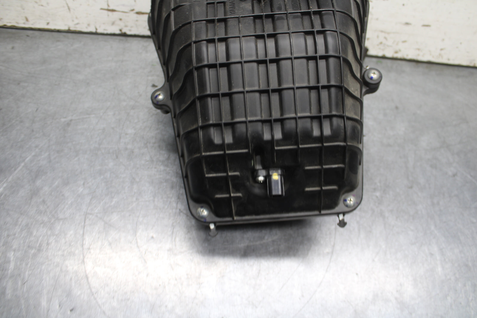 24 KAWASAKI NINJA 500 ABS AIRBOX AIR INTAKE FILTER BOX BB744