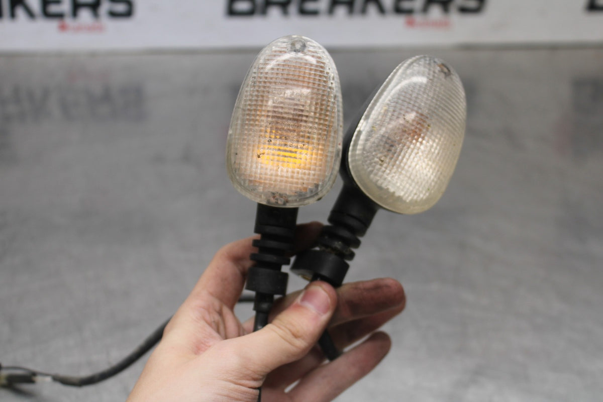 05-08 TRIUMPH SPEED TRIPLE 1050 FRONT TURN SIGNALS LIGHT INDICATORS BB933