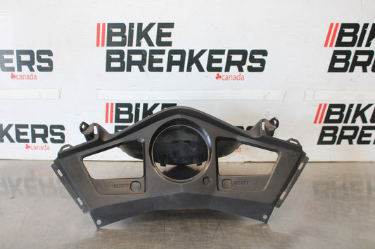 06-07 HONDA INTERCEPTOR 800 VFR800 SPEEDO CLUSTER GAUGE CLUSTER TRIM BB917