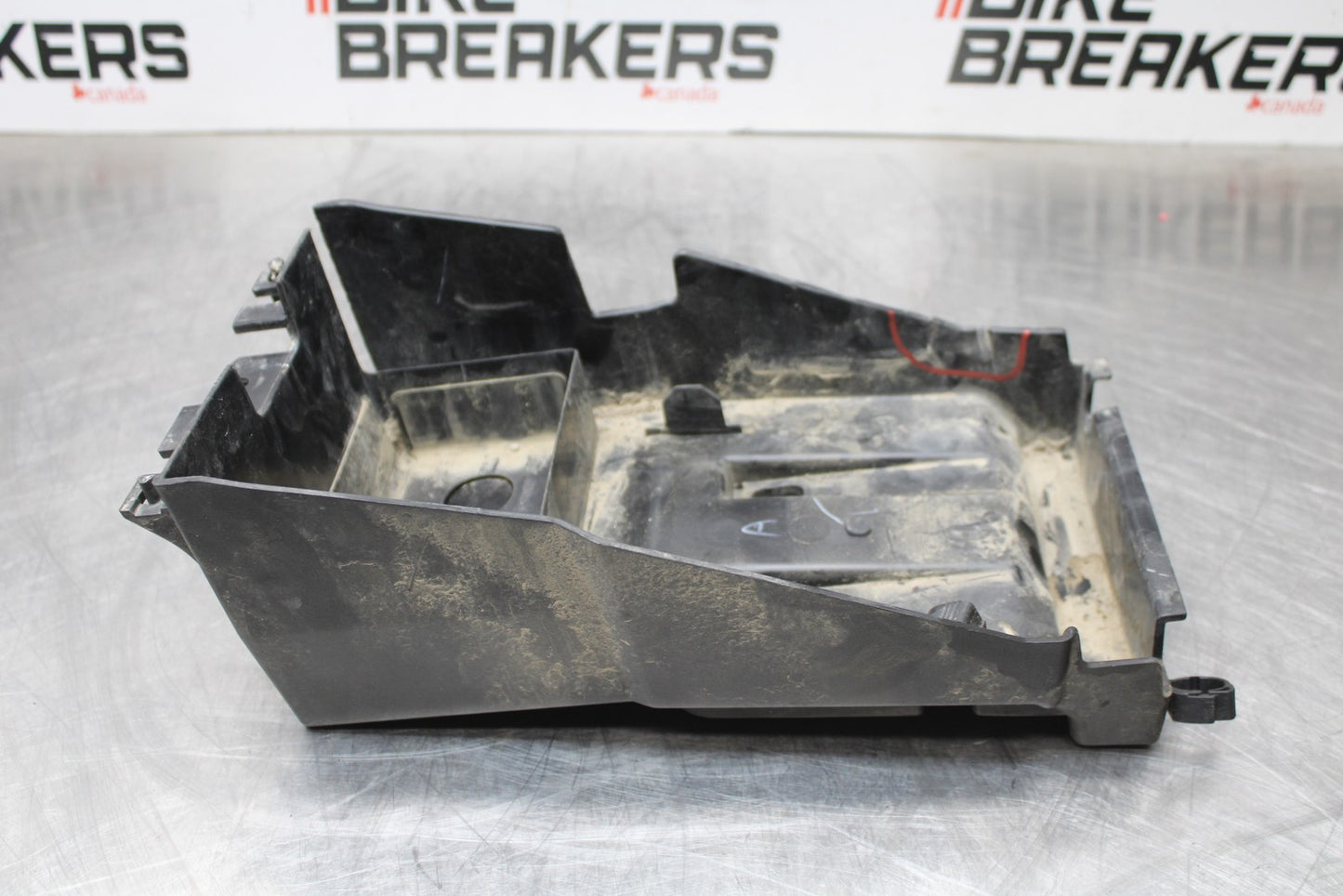 18-23 KAWASAKI NINJA 400 EX400 ABS REAR TAIL BATTERY TRAY PLASTIC BB177