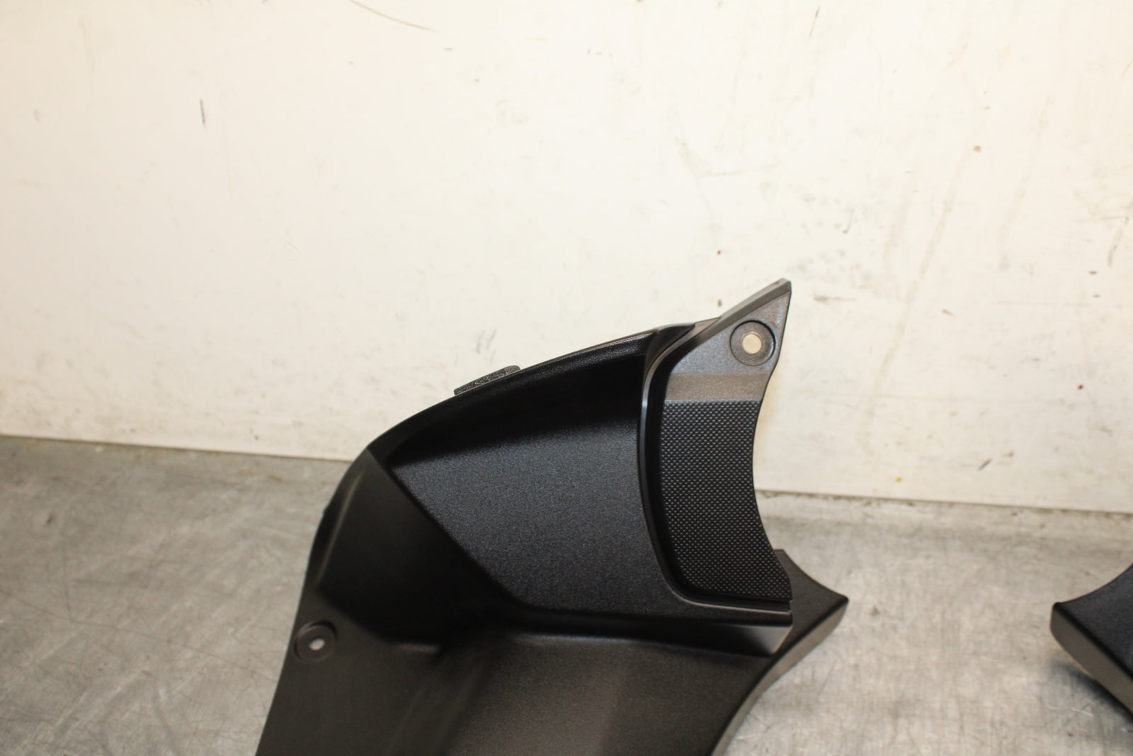 12-25 KAWASAKI NINJA ZX14R RIGHT LEFT FRONT DUCT COVERS PANELS COWLS BB757