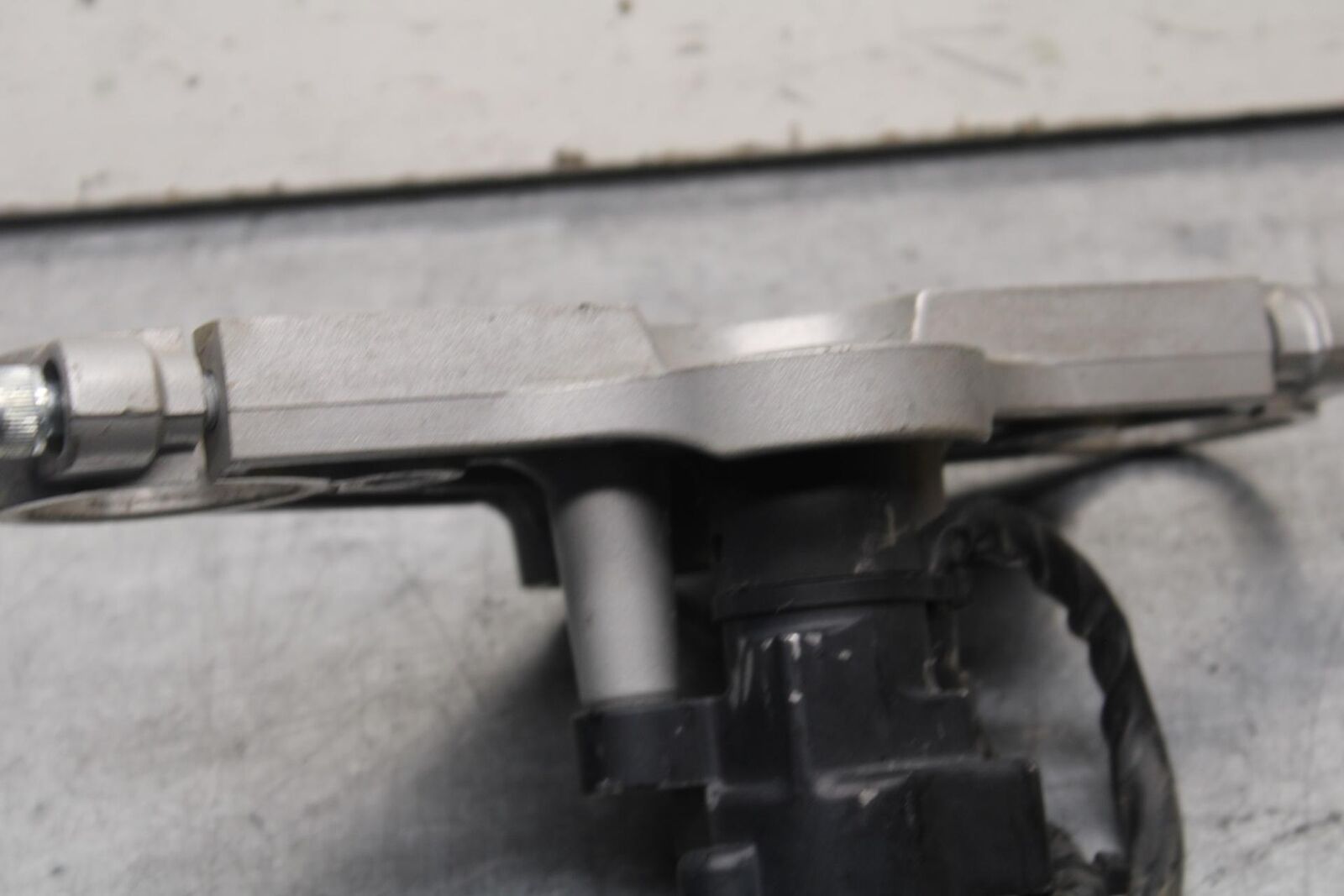 1988 Suzuki Katana 600 GSX600F FORKS UPPER TRIPLE TREE CLAMP BB94