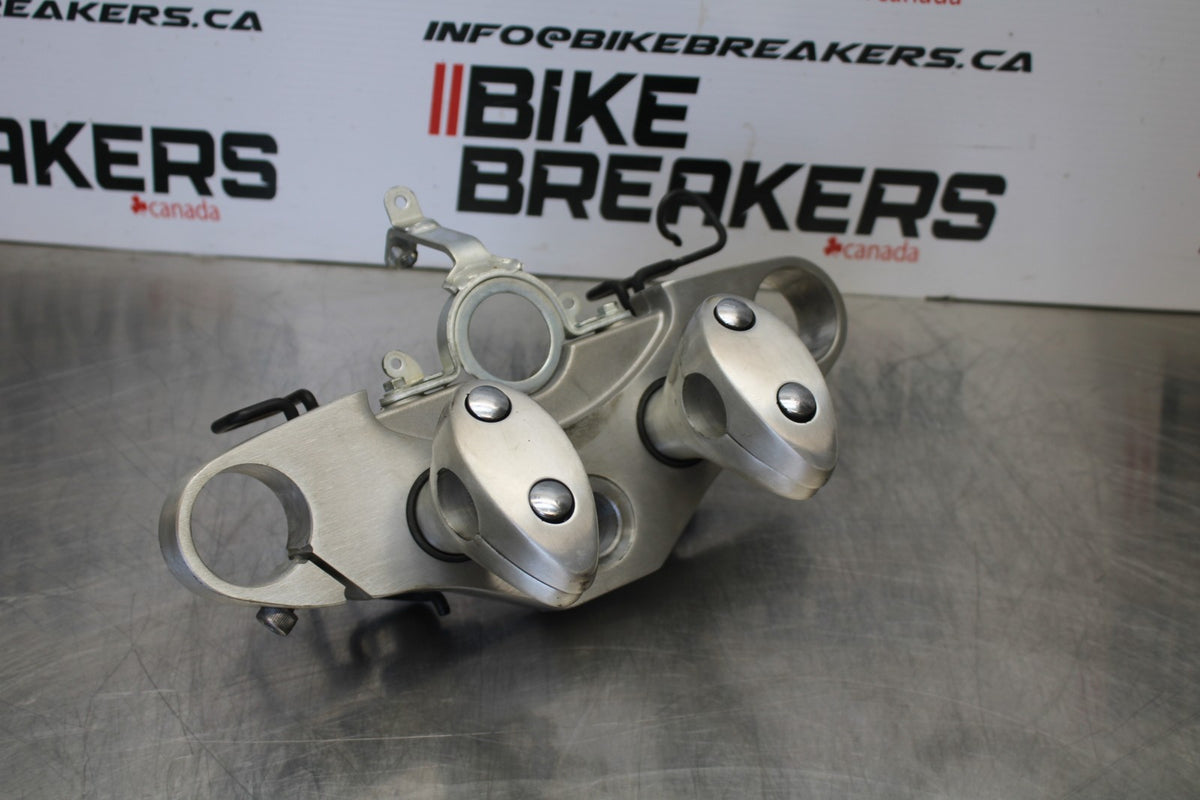 09 YAMAHA V STAR 950 FORKS UPPER TRIPLE TREE CLAMP BB172