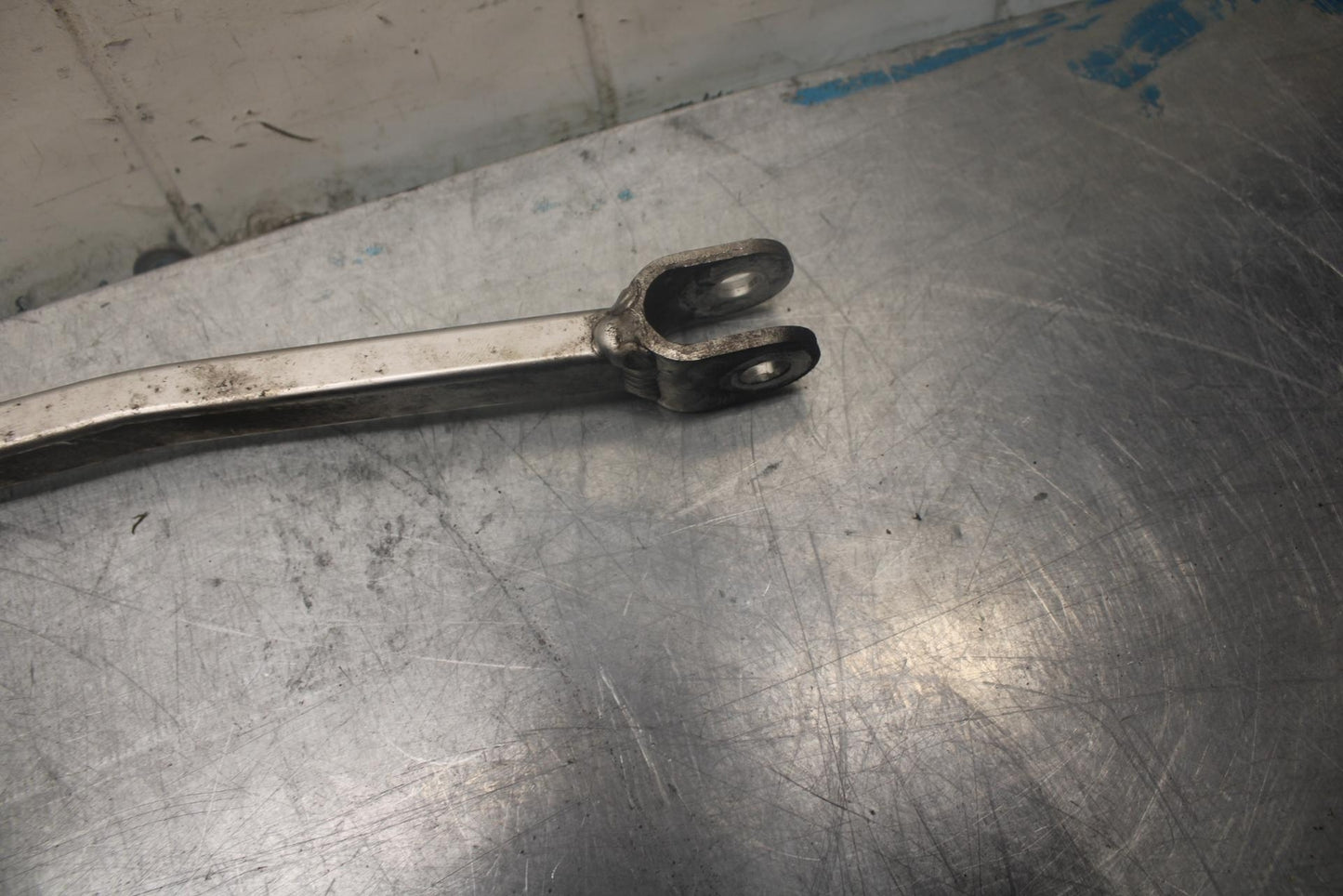 97-98 SUZUKI GSXR 600 SRAD REAR BACK BRAKE TORQUE ROD SHAFT BAR BB455