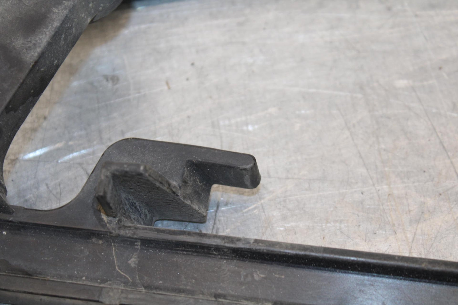 1999 Honda ST1100 LEFT PANNIER RACK RAIOL BRACKET BB222
