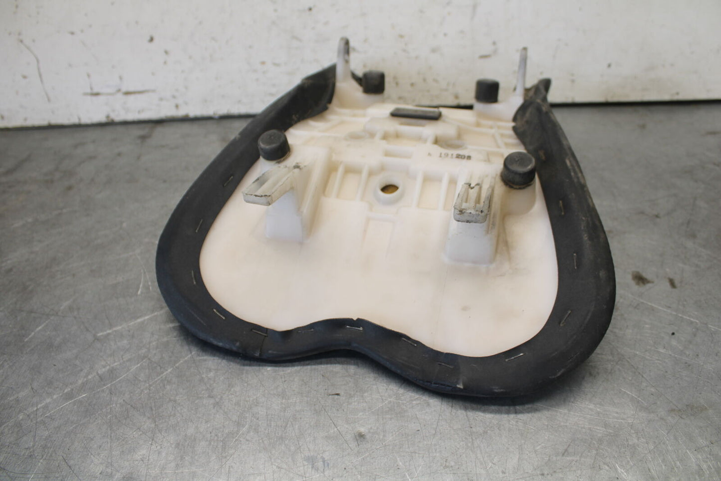 06-07 SUZUKI GSXR 600 FRONT DRIVERS SEAT PAD SADDLE PILLION  BB694