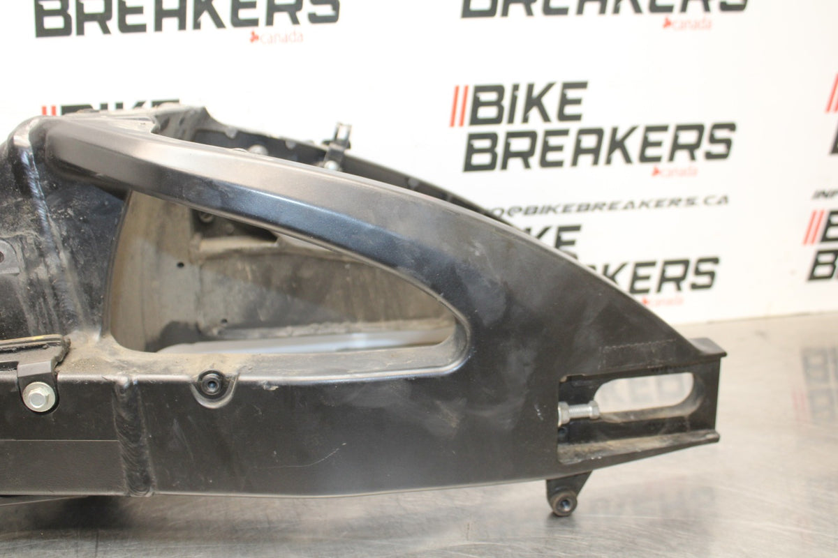 06-07 SUZUKI GSXR 600 REAR SWINGARM BACK SUSPENSION SWING ARM BB822