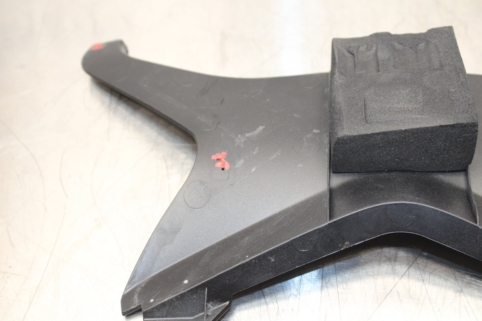 13-18 KAWASAKI NINJA ZX6R CENTER REAR BACK TAIL FAIRING COWL BB143