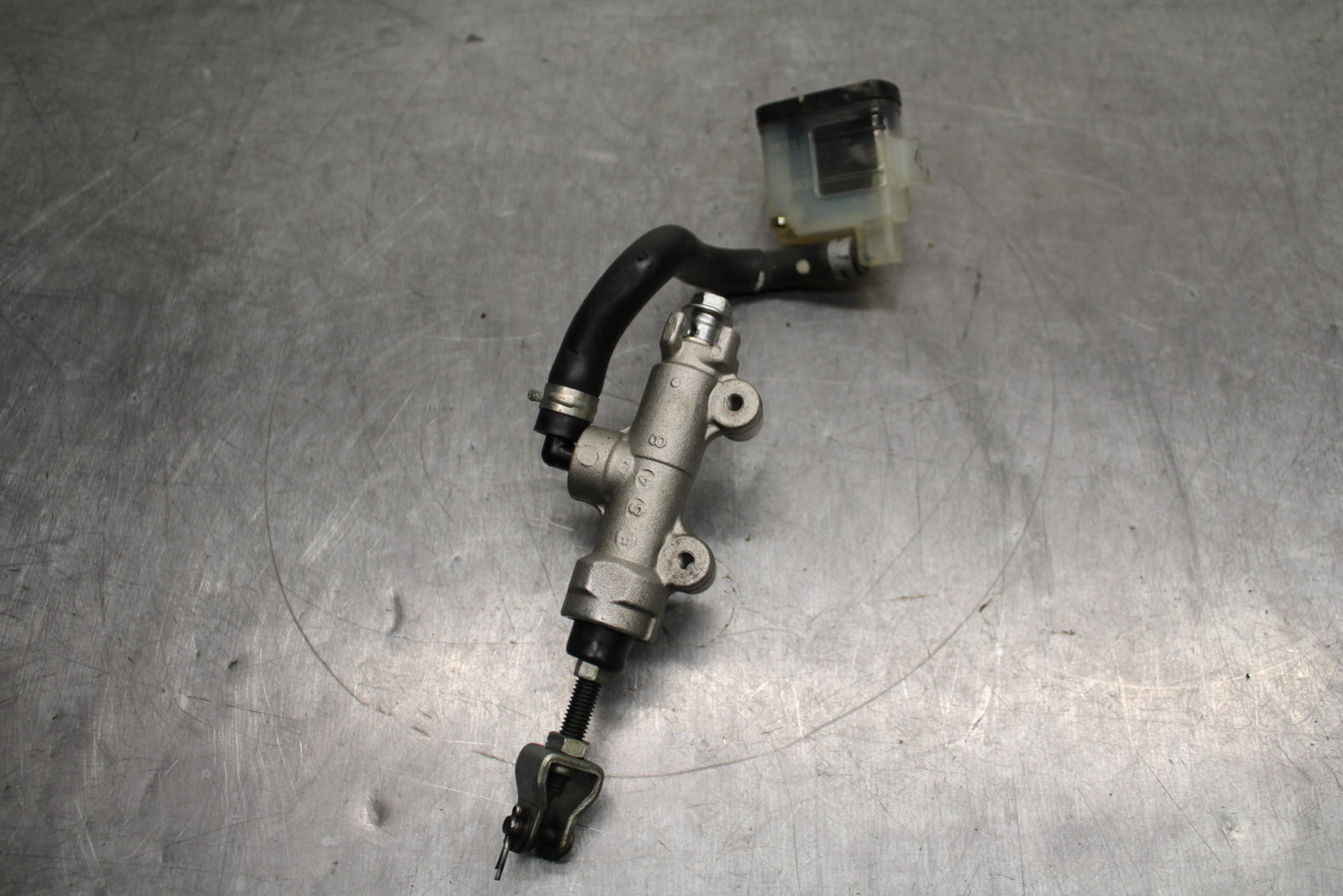 08-10 SUZUKI GSXR750 REAR BACK BRAKE MASTER CYLINDER W RESERVOIR BB127
