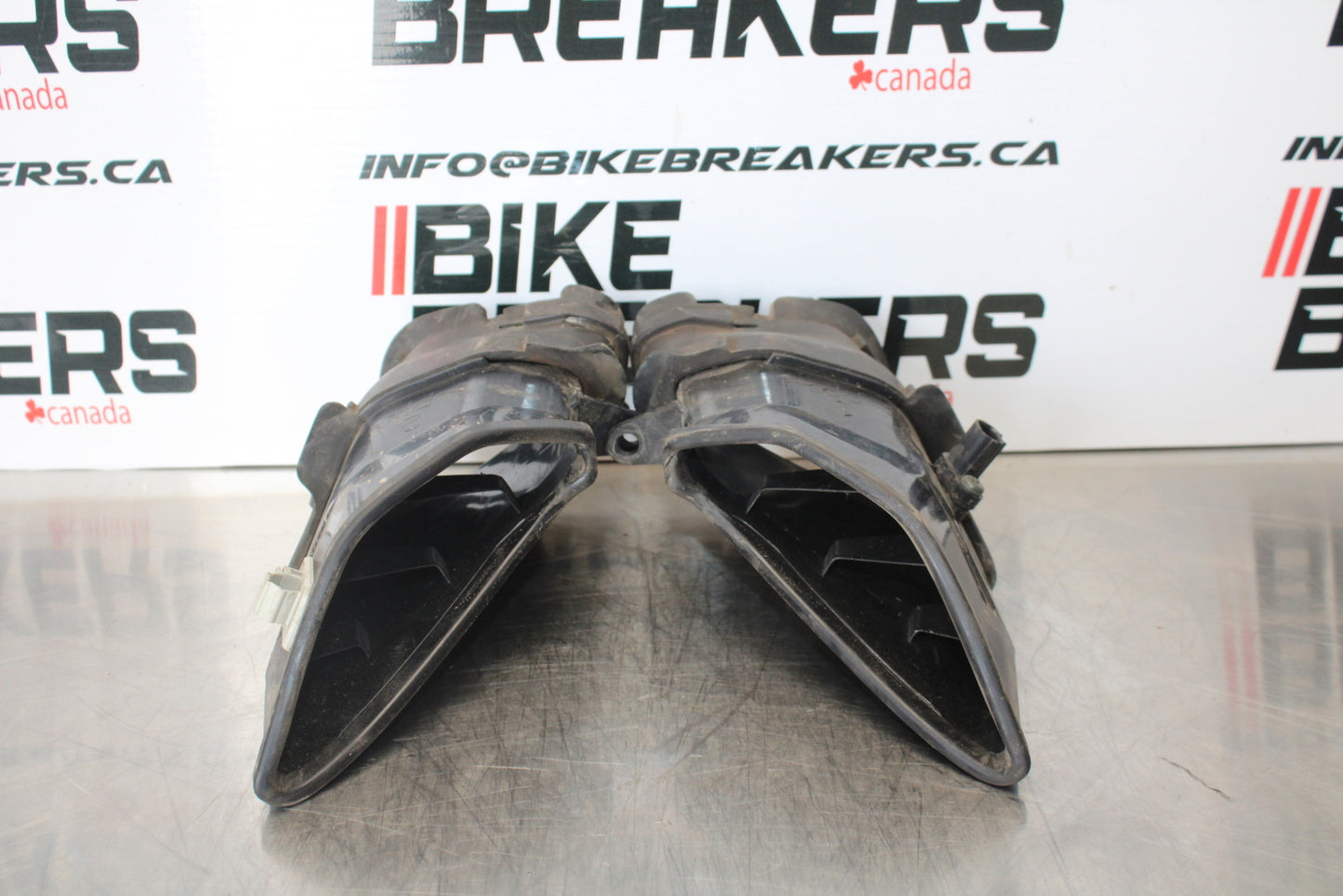 07-08 YAMAHA YZF R1 RIGHT LEFT AIR INTAKE DUCTS BB160
