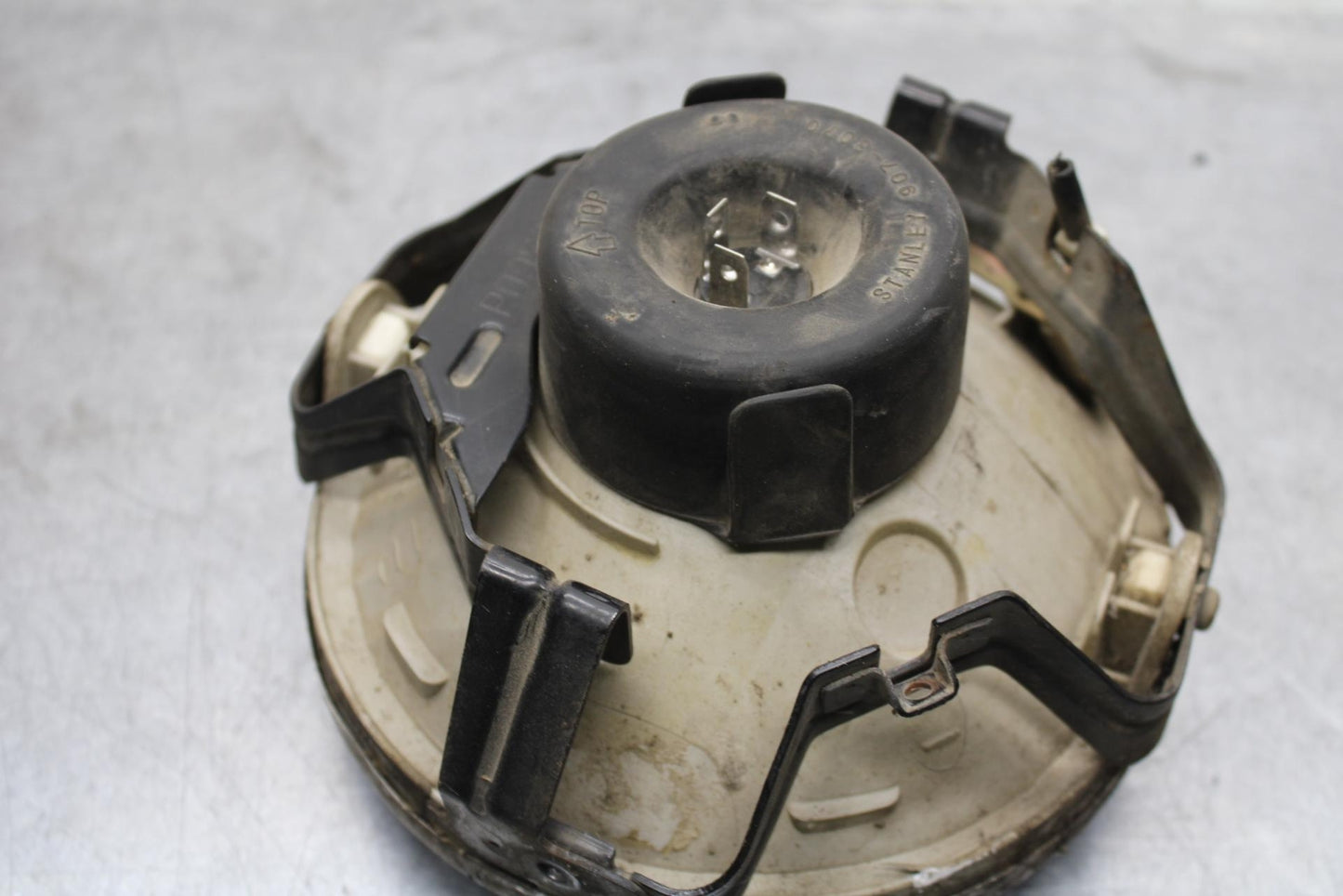 2005 Kawasaki Vulcan 1500 VN1500N Classic SINGLE HEADLIGHT HEAD LAMP LIGHT BB576