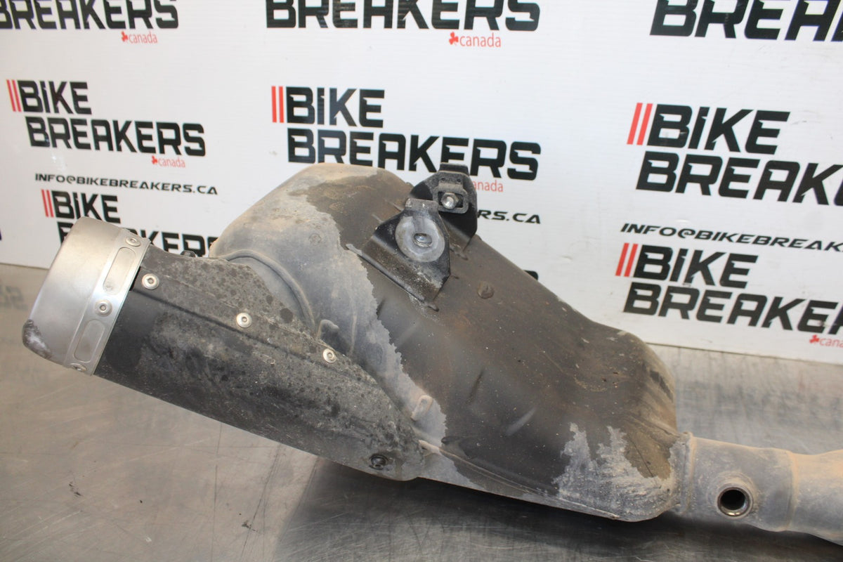 16 YAMAHA XSR900 FULL EXHAUST SYSTEM HEADERS PIPE MUFFLER BB786