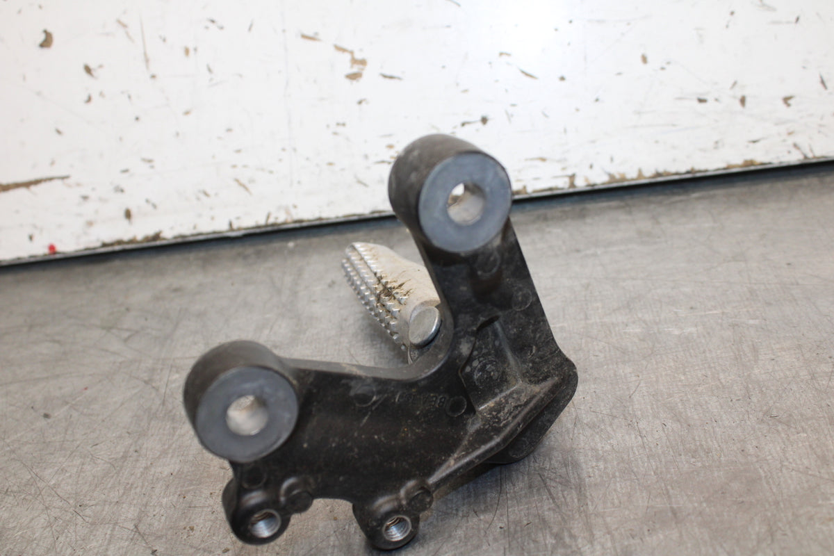 22-24 YAMAHA XSR900 LEFT REARSET REAR SET DRIVER FOOT PEG REST STOP BB710