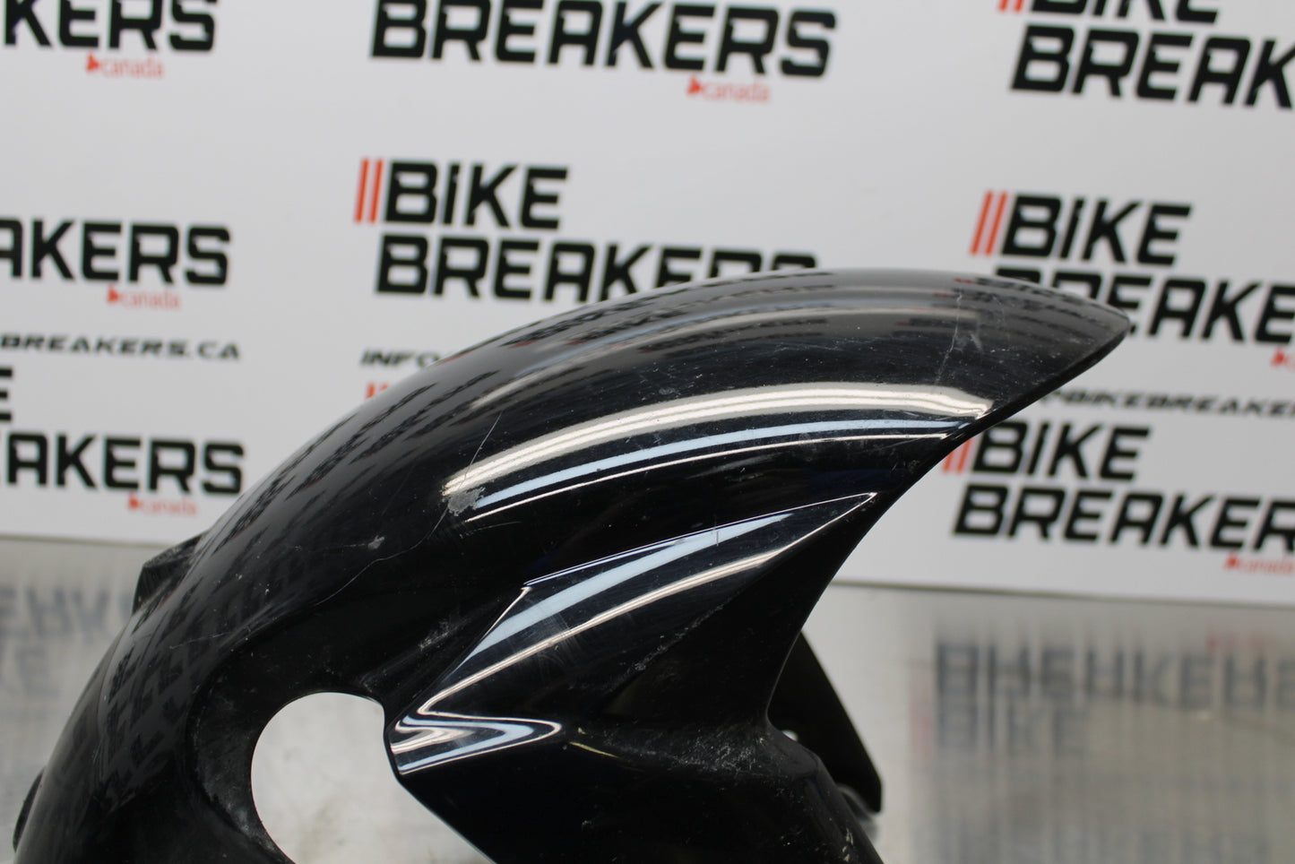11 SUZUKI GSXR1000 FRONT WHEEL FENDER COWL FAIRING BB142