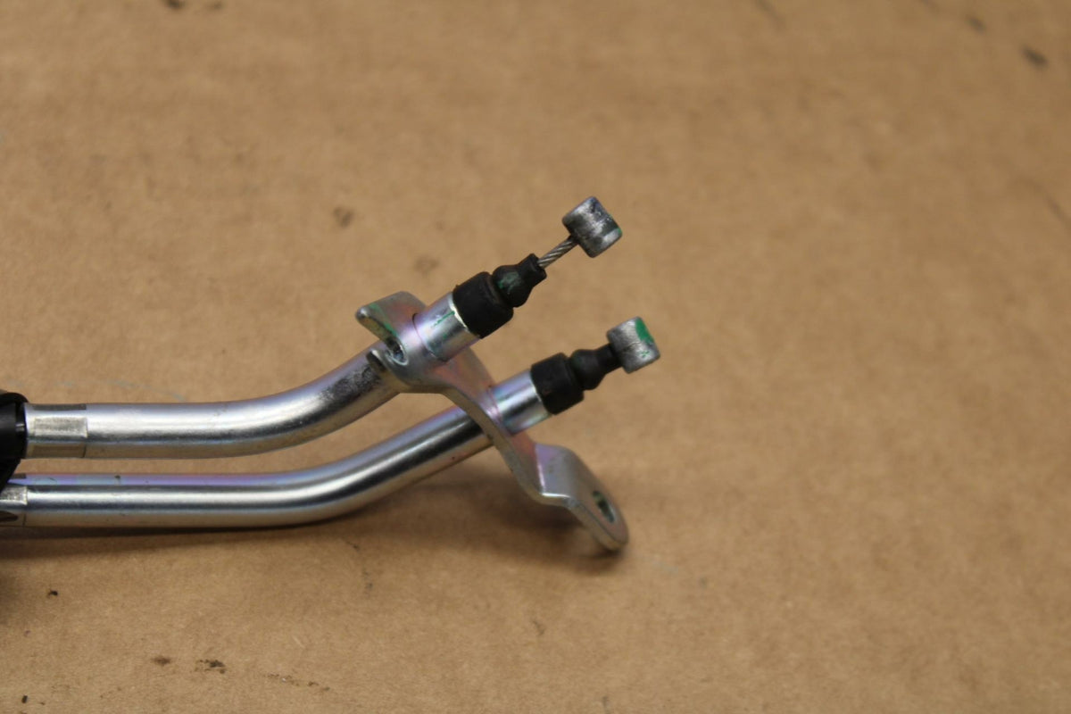 19-21 YAMAHA YZF R3 THROTTLE CABLES LINES BB378