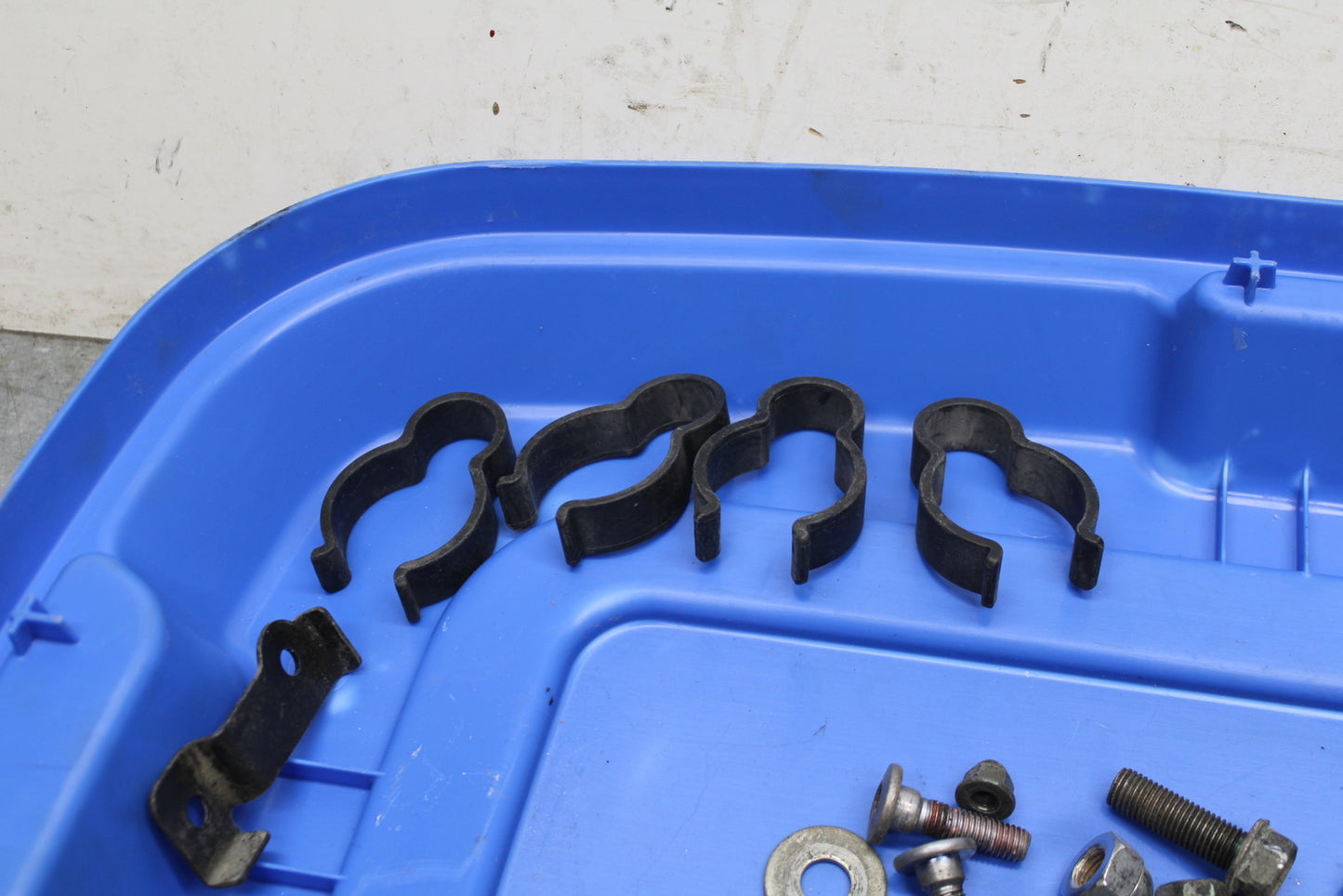 05-08 KAWASAKI VULCAN 1500 VN1500N CLASSIC MOUNTING BOLTS HARDWARE MOTOR BB133