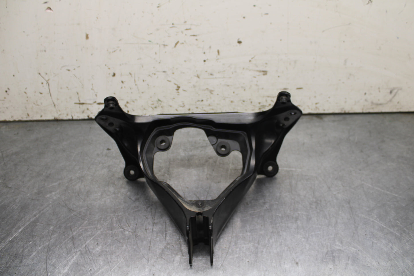 06-07 SUZUKI GSXR750 OEM UPPER FAIRING MIRROR GAUGES STAY BRACKET BB110