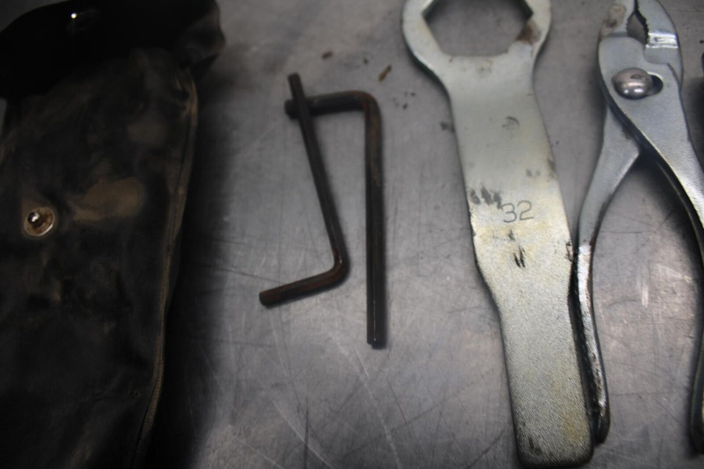 07-08 KAWASAKI NINJA ZX6R STOCK TOOLS OEM TOOL BAG KIT SET 56007-0033 BB456