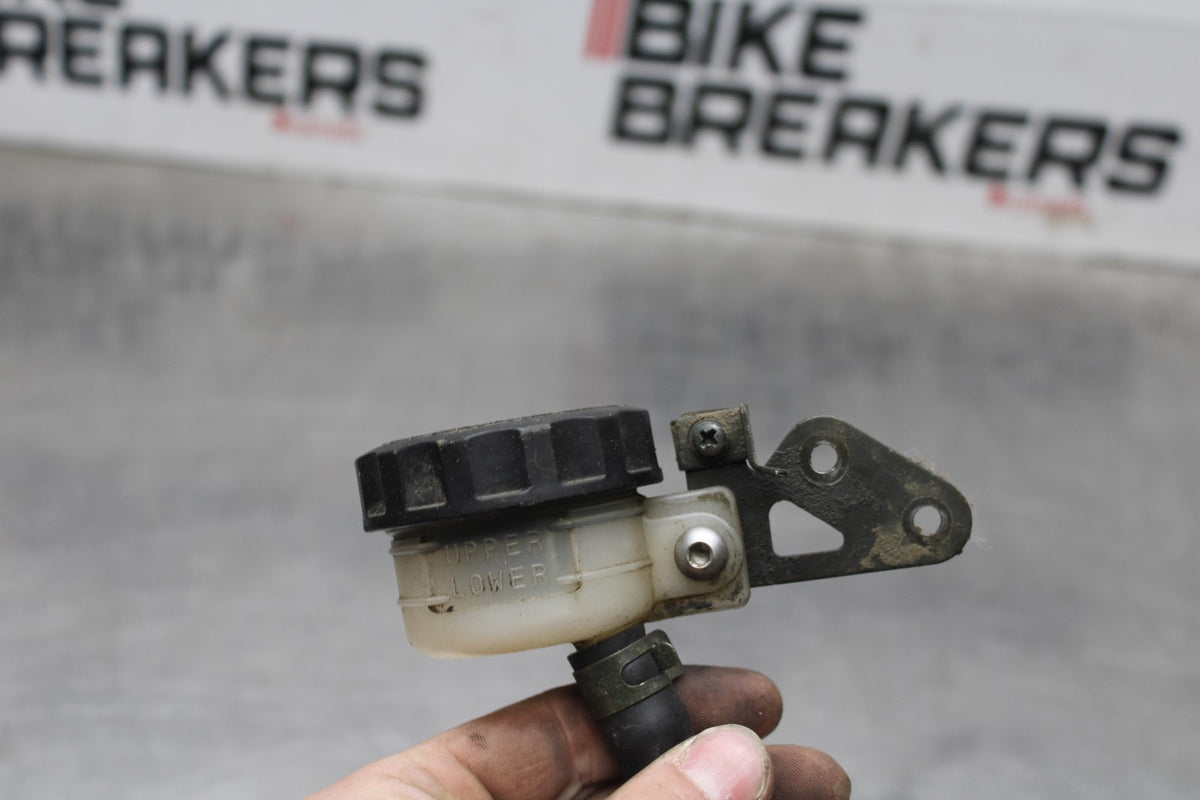05-06 KAWASAKI NINJA ZX6R REAR BACK BRAKE MASTER CYLINDER W RESERVOIR BB877