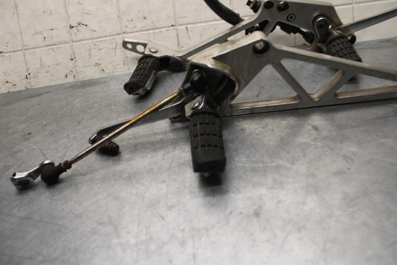 1984 Honda Interceptor 750 VF750F  REARSETS REAR SET DRIVER FOOT PEGS  BB38