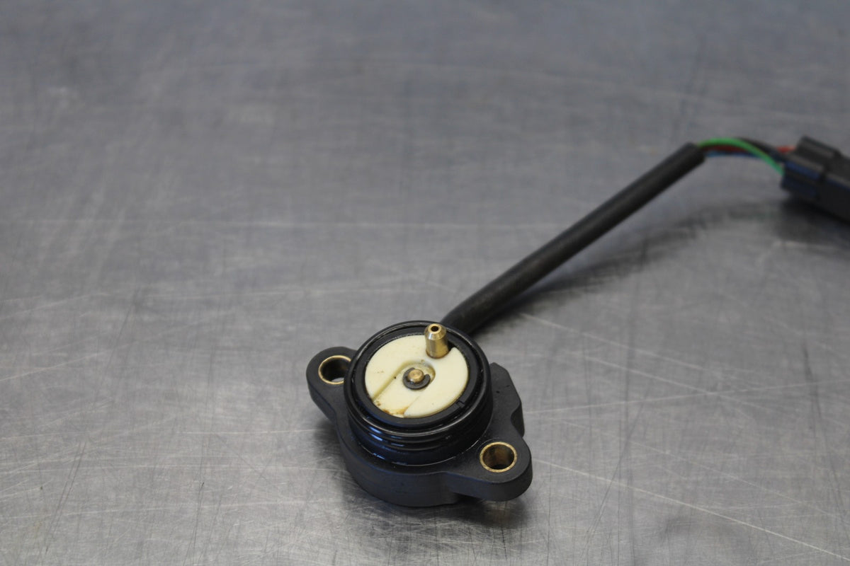 15 TRIUMPH TIGER 800 ENGINE MOTOR GEAR POSTION SENSOR BB873