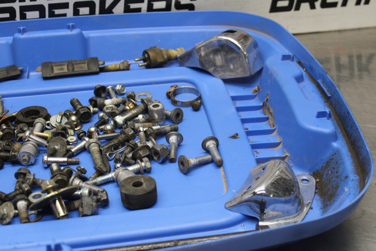 97 KAWASAKI VULCAN 1500 VN1500D CLASSIC MOUNTING BOLTS HARDWARE BB936