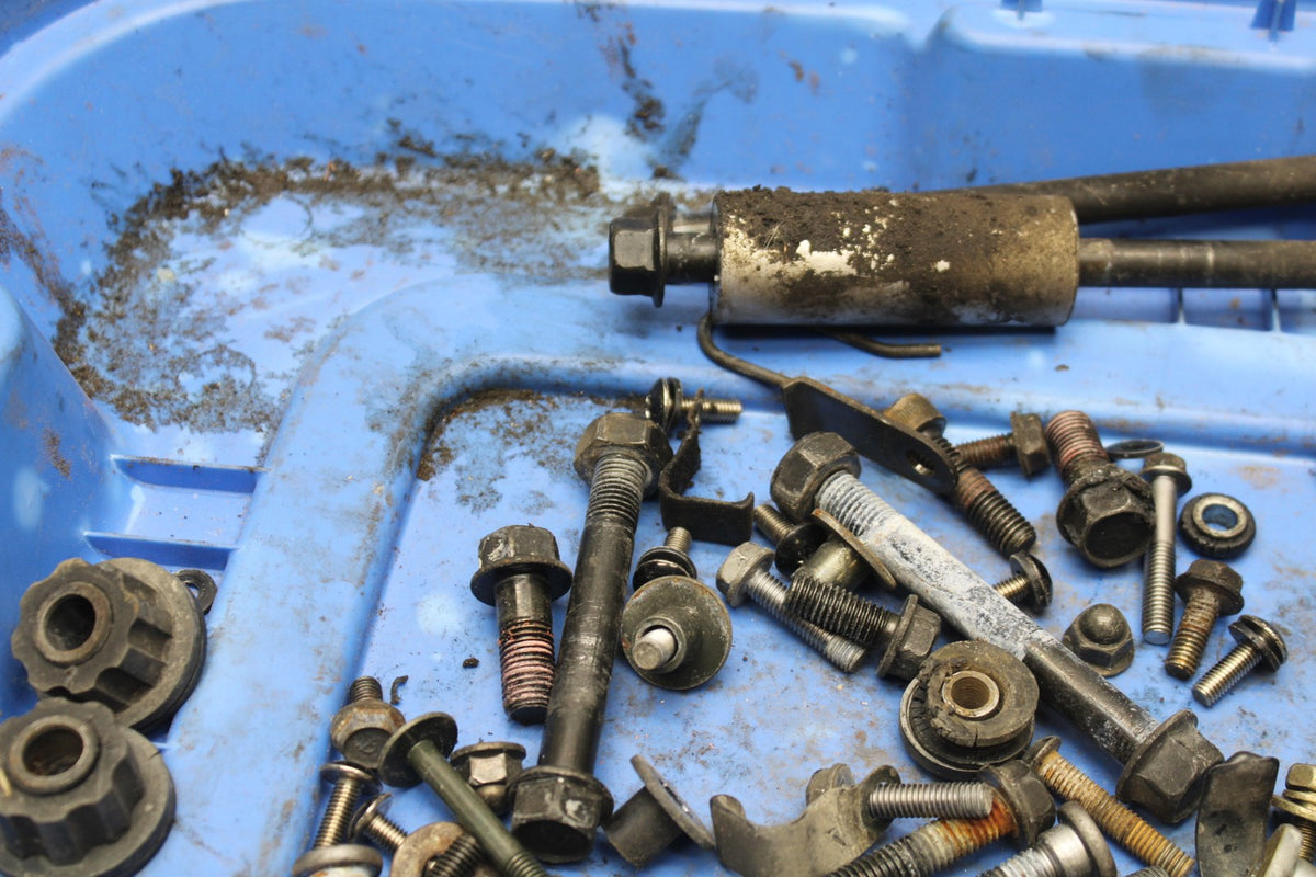 98 KAWASAKI NINJA ZX6 MOUNTING BOLTS HARDWARE SCREWS BB870