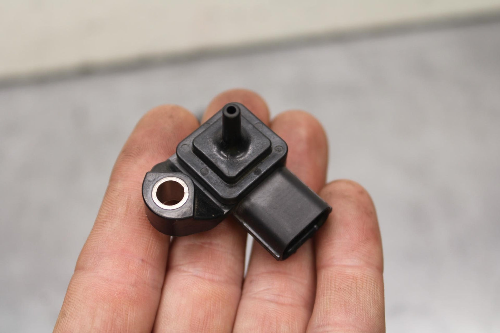 20-23 APRILIA RS660 MAP MASS AIR FLOW, AIR TEMP, PRESSURE SENSOR  BB643
